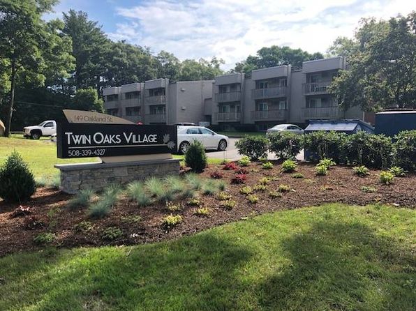 11 Twin Oaks Vlg #11