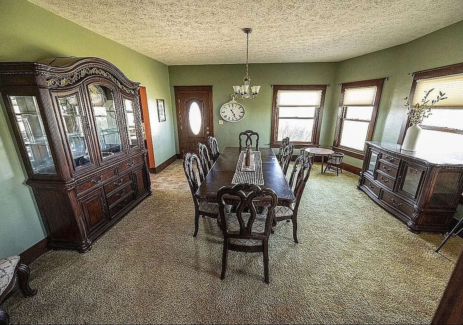 Spacious 4BR House in Stromsburg — Photo 3