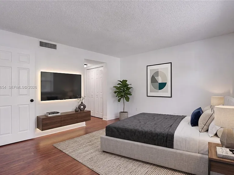 4205 N University Dr #303 — Photo 3