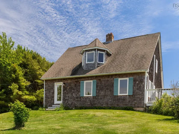 12 Moores Rd, Halifax, NS B3Z 3G3