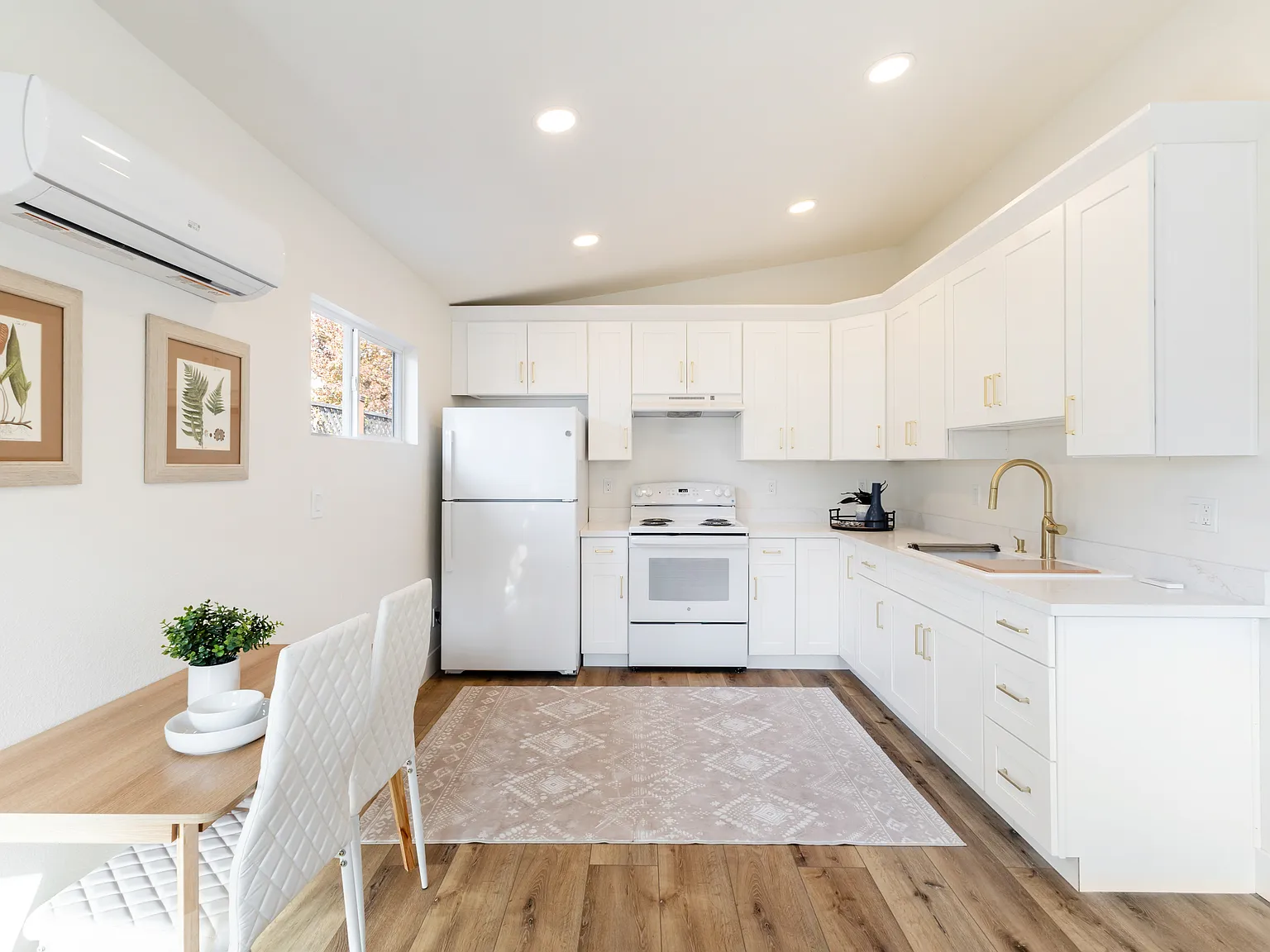 Studio, 334 sqft, $1,750 — Photo 4