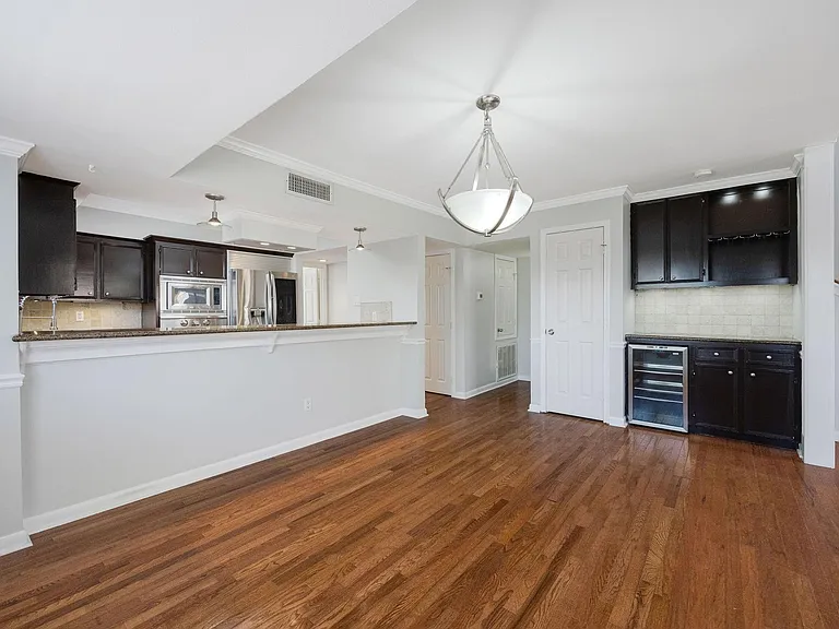 1114 Augusta Dr #1 — Photo 7