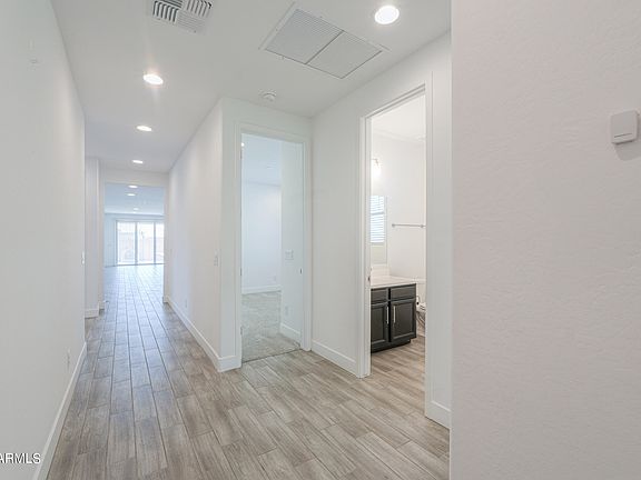 3rd image of 1249 E SILVER REEF Drive