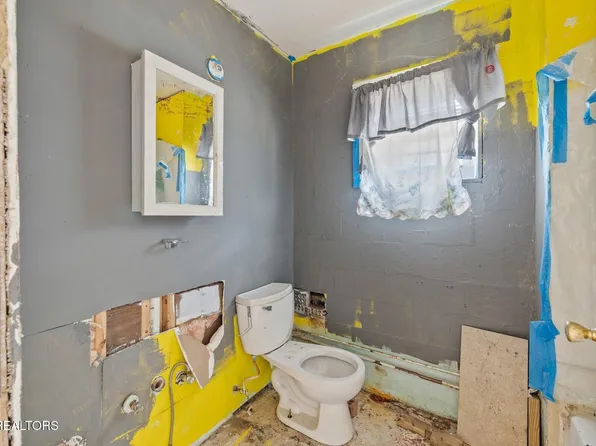 13245 N High Way #70N, Crossville, TN 38571