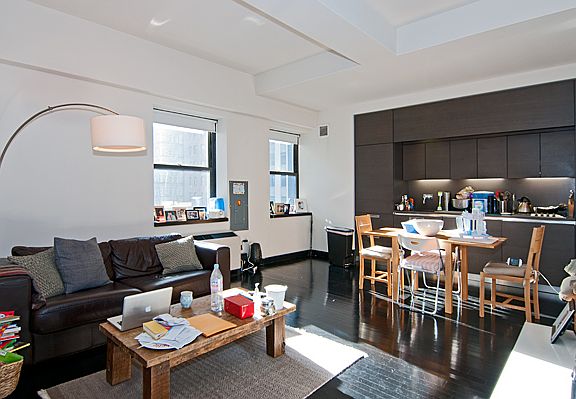 2nd image of 18-20 Pine St #819