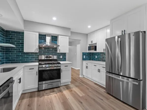 4661 North Parkside DRIVE, Wauwatosa, WI 53225