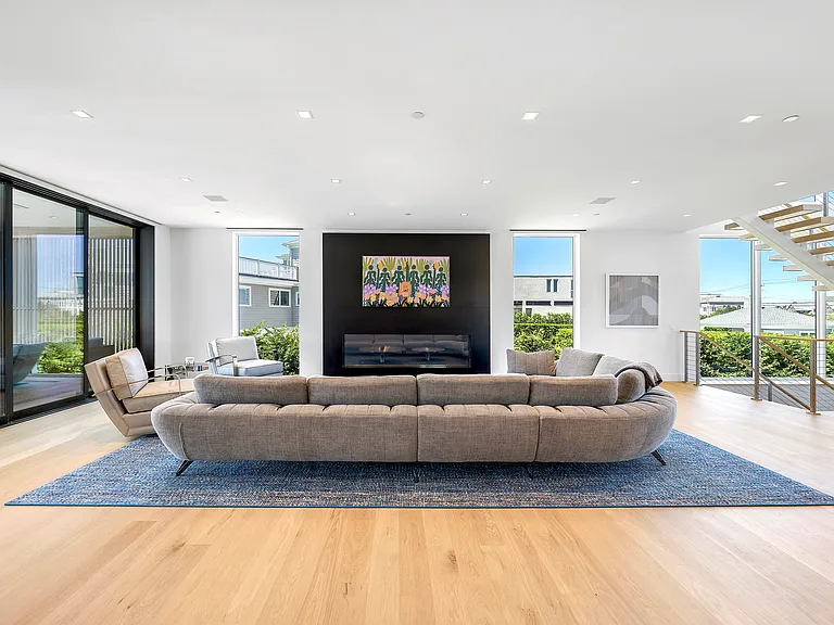 345 Dune Rd — Photo 5