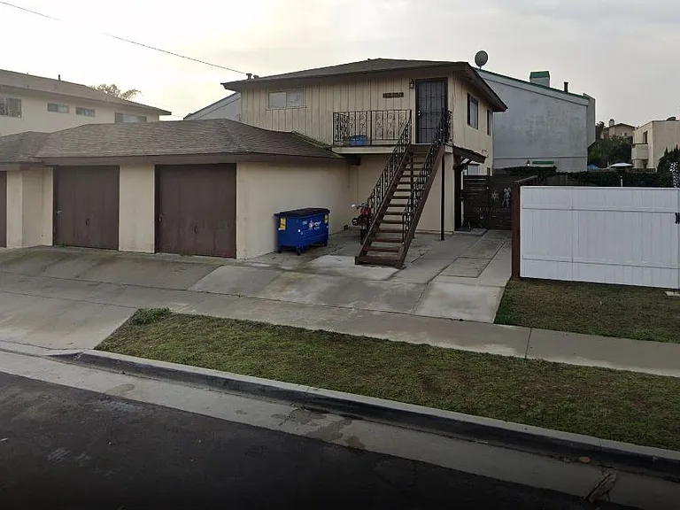 16865 Hoskins Ln #16865 — Photo 1