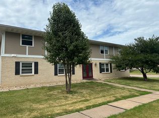 3470 Winston Dr #4, Bettendorf, IA 52722