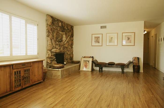 1st image of 4457 Canoga Dr