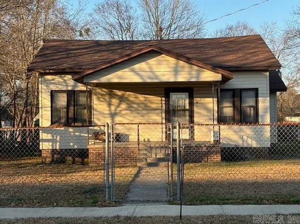 300 W 7th St, Smackover, AR 71762