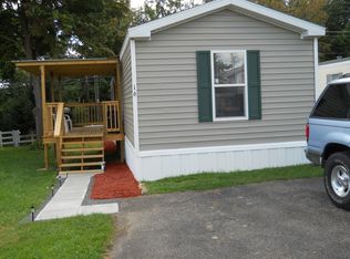 16 Fairfield Mnr, Morgantown, WV 26505
