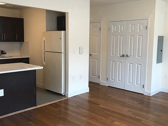 4th image of 902 Allerton Ave APT 2B