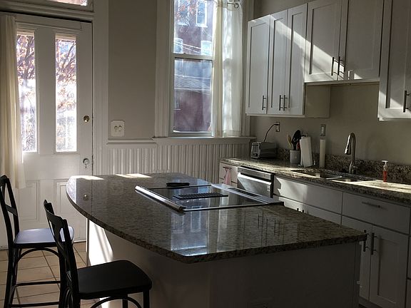 3rd image of 1828 Lafayette Ave
