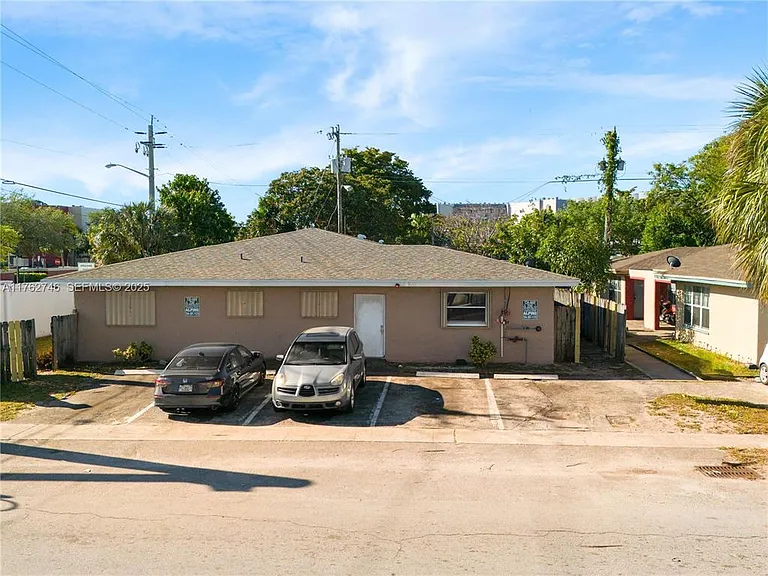 5600 NW 27th Ct #5604 — Photo 6