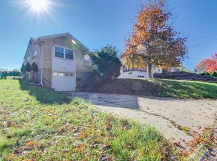 113 Windsor Dr, Pittsburgh, PA 15235