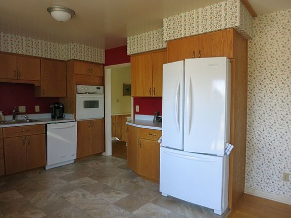 5th image of 34 Beechwood Dr