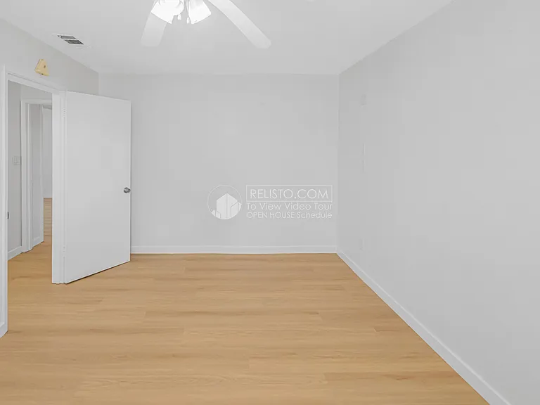 369 S 20th St — Photo 8