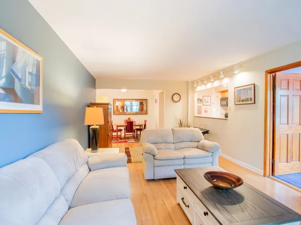 7423 Ridge Boulevard image 7 of 25