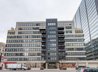 130 S Canal St APT 201, Chicago, IL 60606