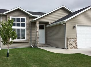 3867 S 19th St, Grand Forks, ND 58201