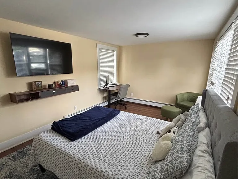 28 Homestead Ave — Photo 3
