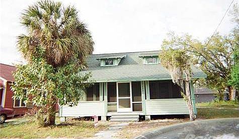 1st image of 709 NE Oak St