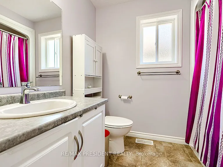 573 Forman Ave — Photo 29