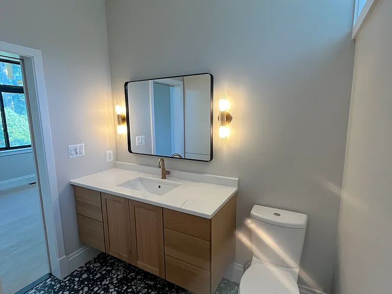 2122 Willie Dr #B — Photo 11