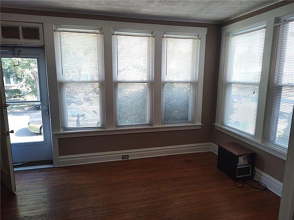 4th image of 420 S 18th St