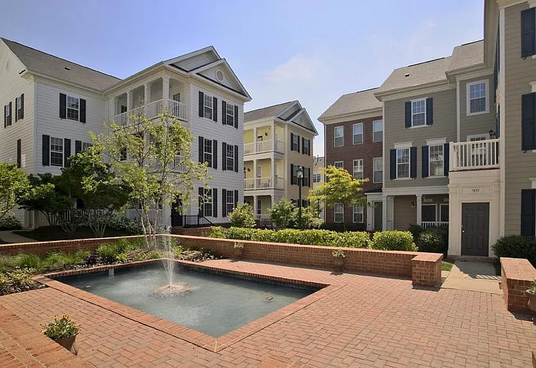 105 King Farm Blvd — Photo 1