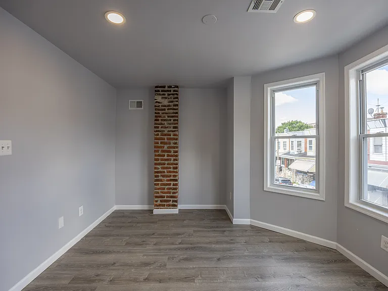 574 E Herman St — Photo 22