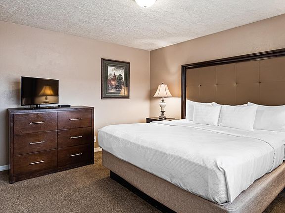 Main Level Bedroom 1