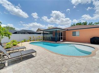 587 109th Ave N, Naples, FL 34108