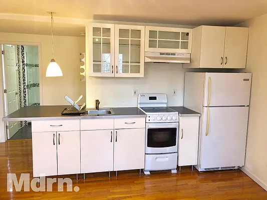 Rented by Mdrn Residential | media 1
