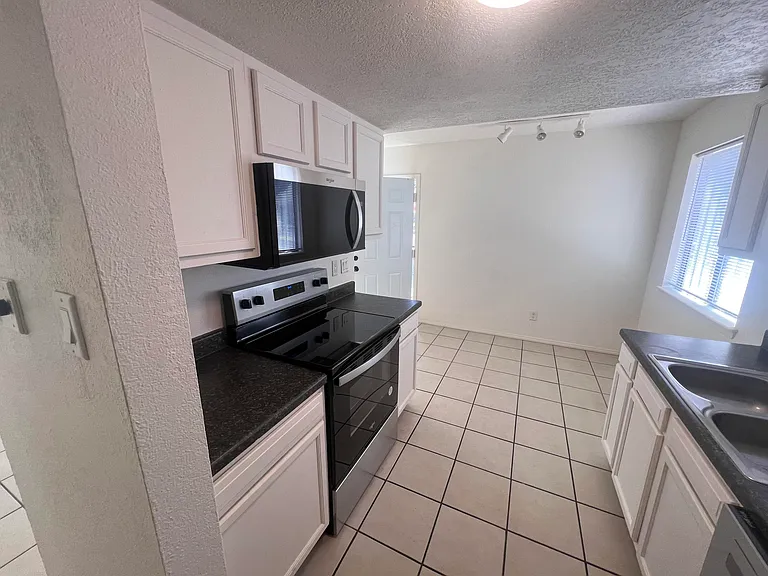1005 Dickerson Dr SE #A — Photo 13