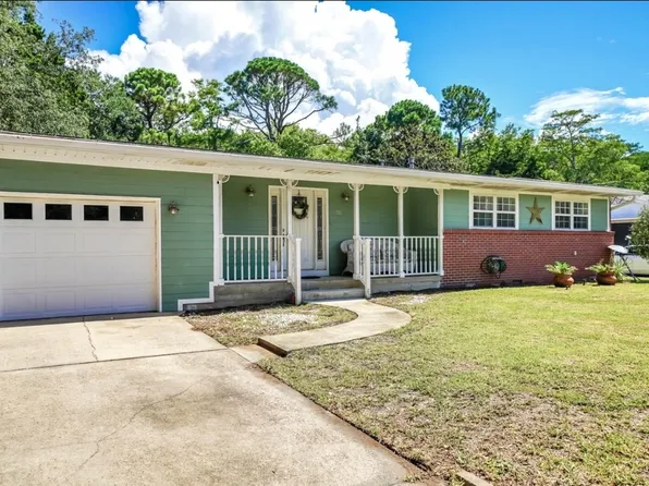 18 Oleander Pkwy, Mary Esther, FL 32569