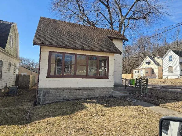 617 Sloan St, Peoria, IL 61603