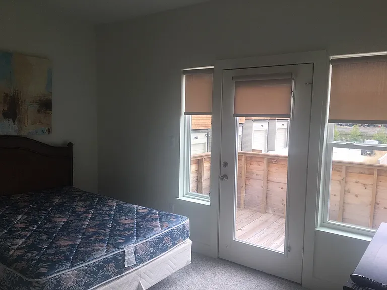211 Cate Ave — Photo 4