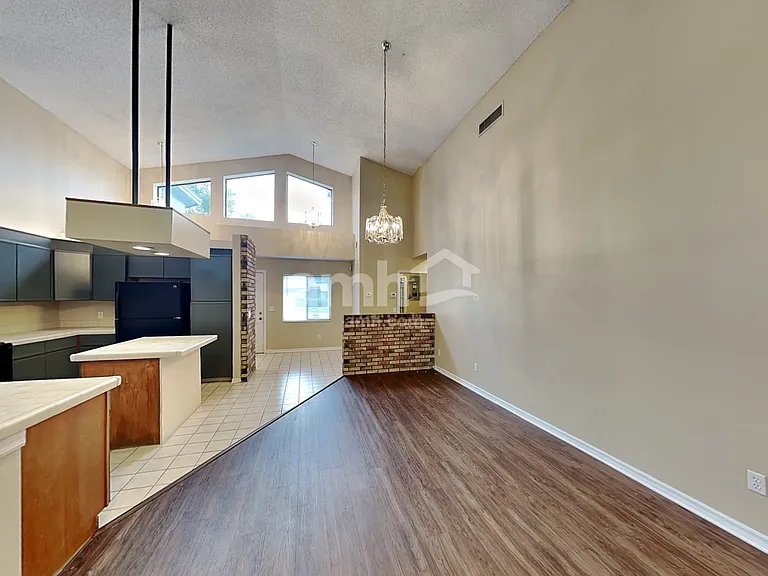4615 Tiffany Woods Cir — Photo 9