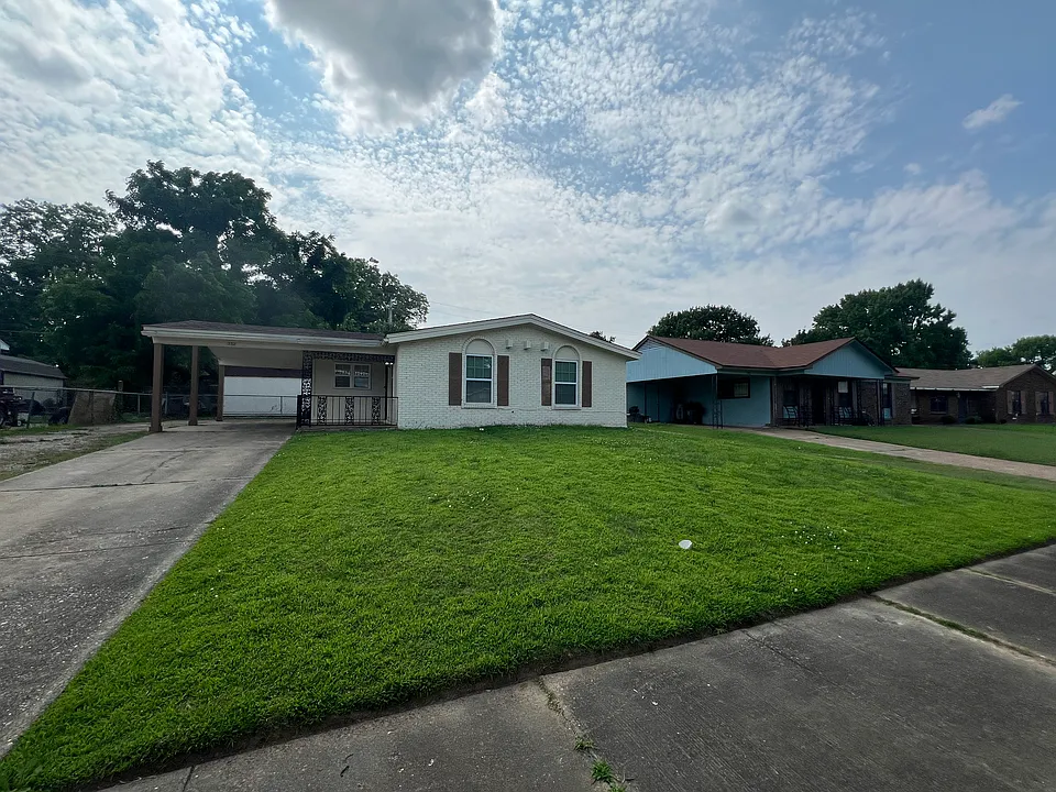 352 Bonnell Ave