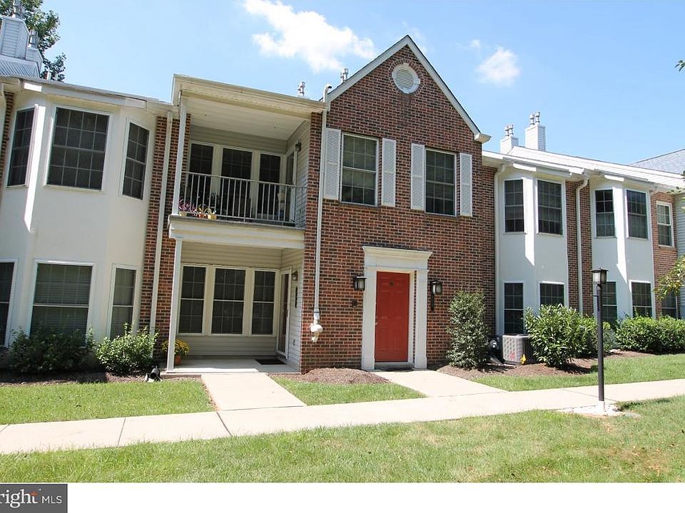1st image of 516 Fountain Farm Ln