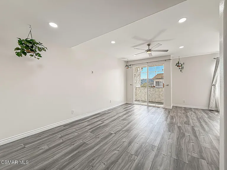 391 Westlake Vista Ln — Photo 8