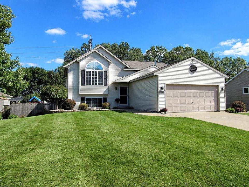1st image of 10998 Douglas Dr