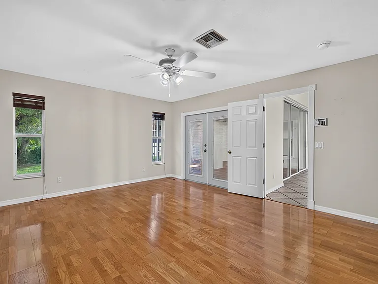 1632 SW 43rd Ter — Photo 14