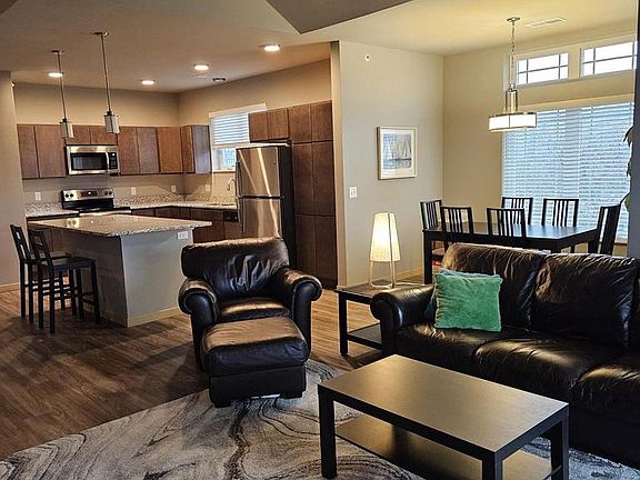 4th image of 3122 South High Point Road