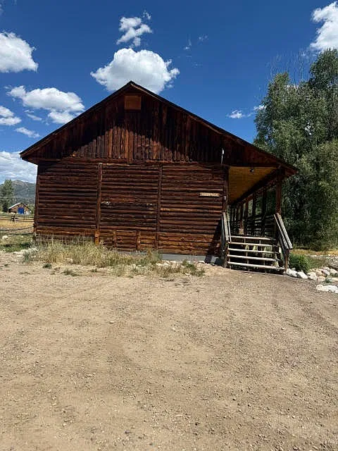 5 bed, 1460 sqft, $4,400 — Photo 1