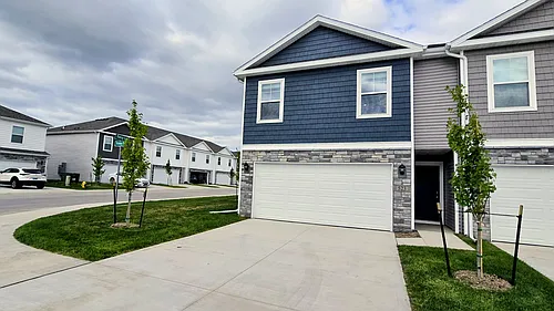 523 Kinley Dr #1 Photo 1