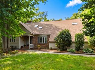 35 Hyacinth Drive, Nashua, NH 03062