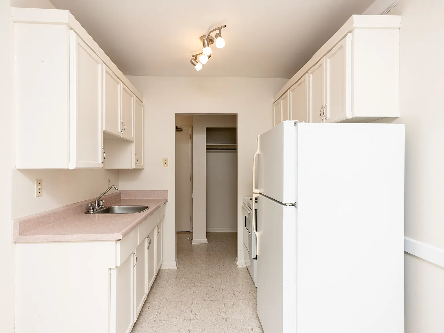 365 Edison Avenue — Photo 1